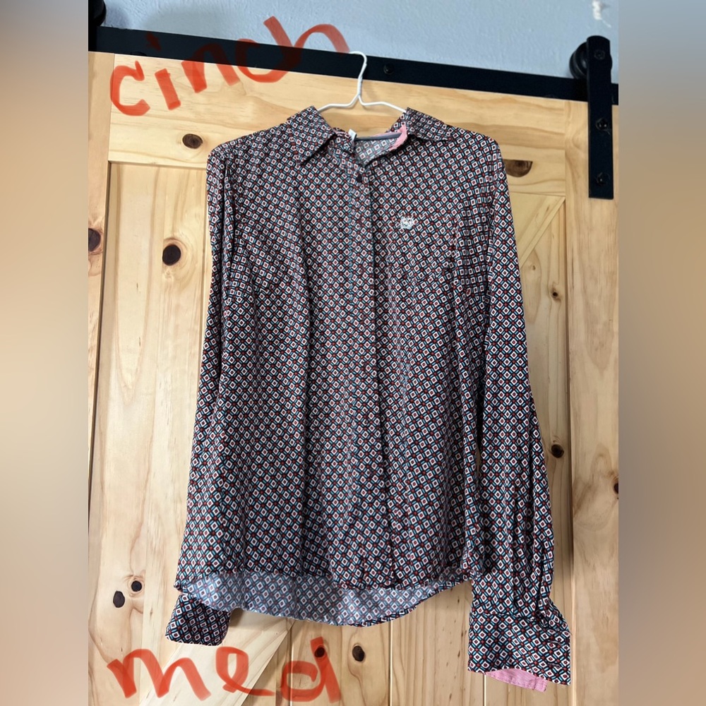 Women’s Cinch Button Up Medium